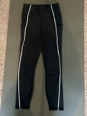 Fabletics Oasis 7/8 Leggings, Black with white detailing, size XS